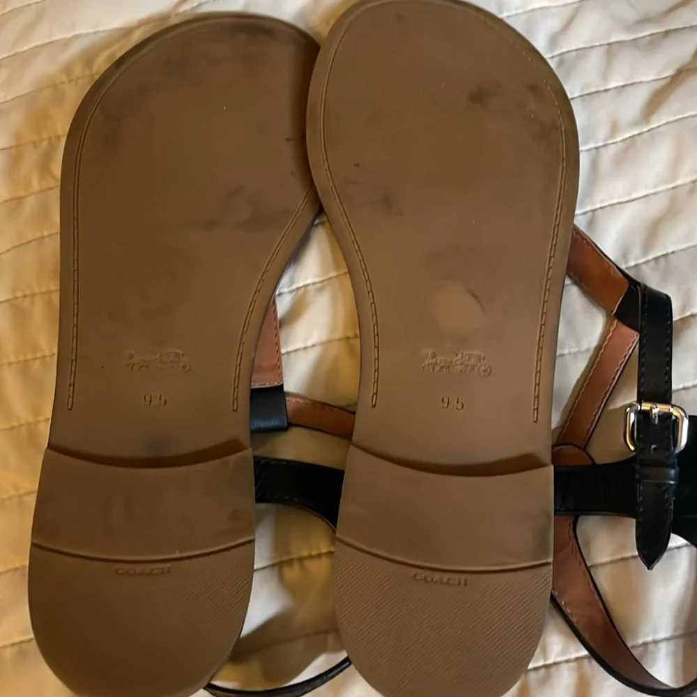 Flat coach flip flop sandals with dust bag and box leather 9.5 - Picture 8 of 9